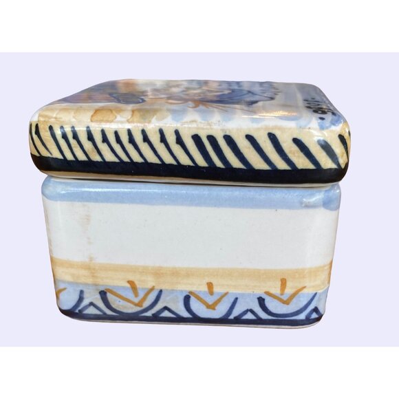 Square lidded trinket box Made in Italy for Vietri with a hand painted image an - Picture 2 of 9